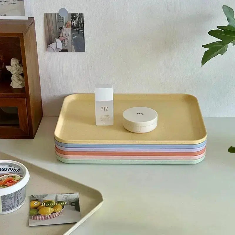 assiettes décoration moderne blanc jaune bleu pastel vert serviette bol cuillère pot confiture tasse