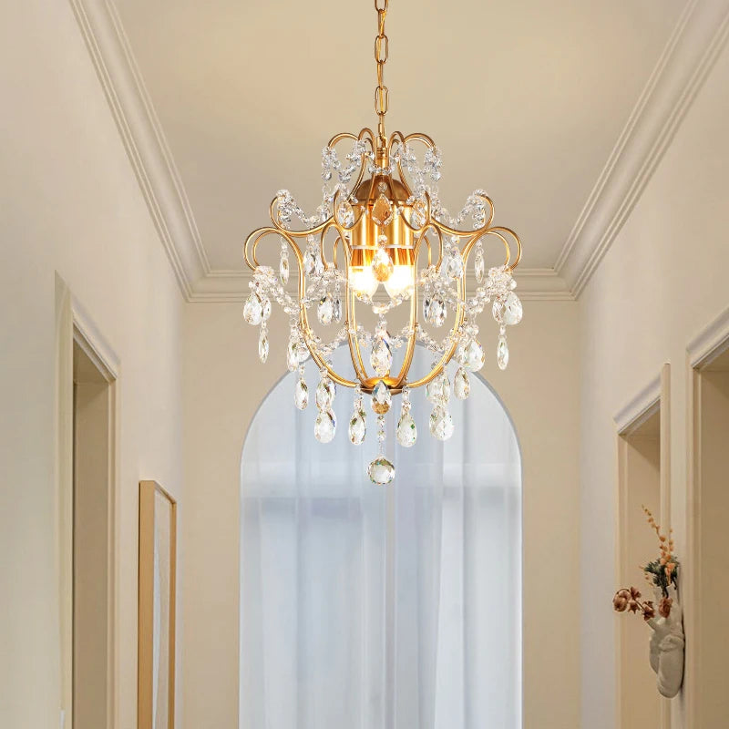lustre pendentif cristal doré filigrane classique restaurant chambre salon lumière blanc neutre chaleureuse