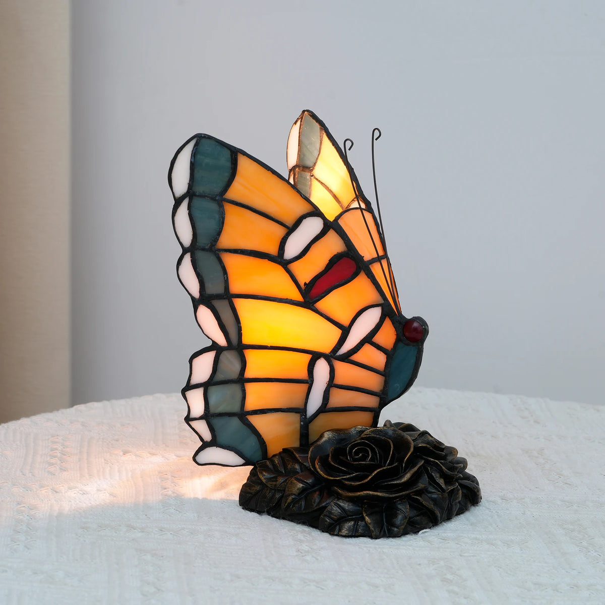 lampe poser moderne papillon verre coloré art deco multiple couleurs interrupteur câble daluminium