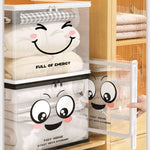 boîtes rangement transparentes blanches souriantes poignées amovibles moderne étudiante chambre organisation livres