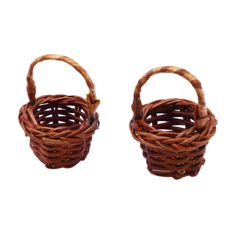 paniers tressés marron miniatures décoration artisanale DIY accessoires maison poupées éléments décoratifs