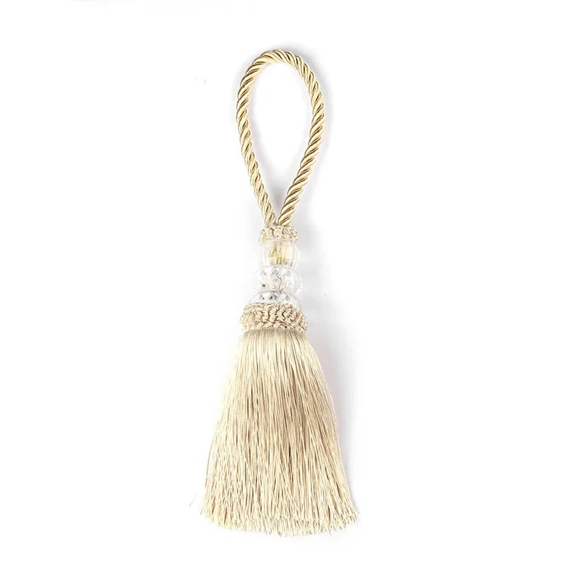 pompon porte élégant brodé couleur beige doré argenté gris blanc textile maison