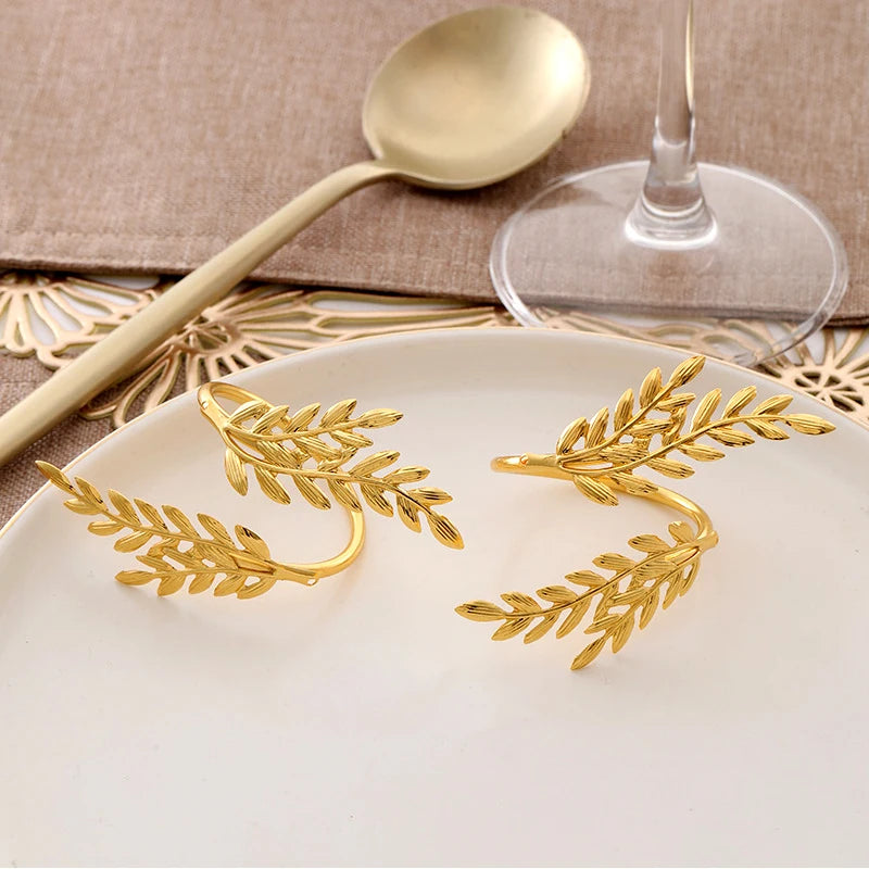 boucles serviette or argent feuilles stylisées anneau décoration table classique set festifs
