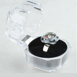 boîte bijoux transparente facettée moderne adhésif poudre blanche rouge noire élégante internes