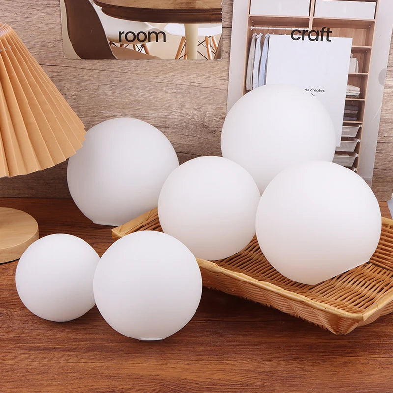 abat jour moderne boule table blanc opac transparent verre base bois câble électrique table