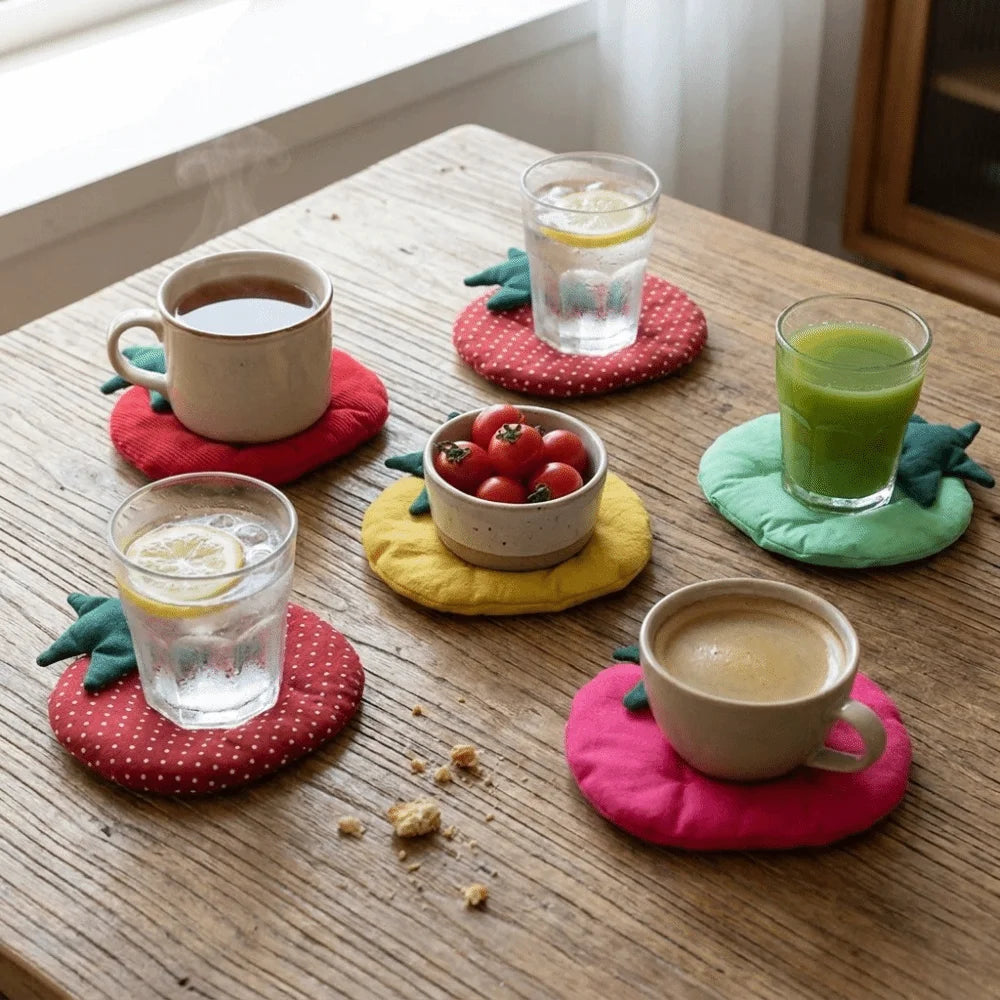 coussins table décoratifs modernes rouge vert jaune rose points blancs