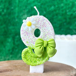bougies anniversaire chiffres paillettes papillon vert fleurs blanches