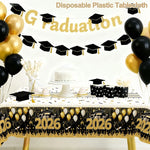 nappe plastique fête graduation ballons banderoles chapeaux confettis class of 2026 motifs dorés étoiles