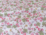 tissu coton imprimé fraises fleurs rouge vert blanc floral 160cm confection draps nappes rideaux