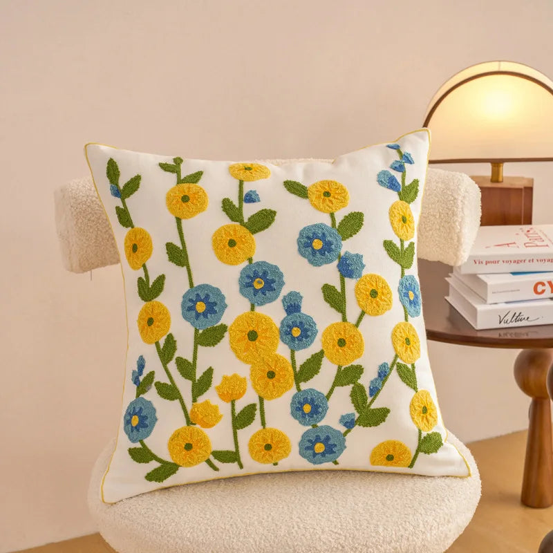 housse coussin brodée motif floral moderne poly coton décoration intérieure blanc vert bleu jaune