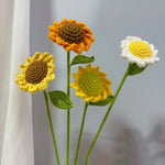 bouquet fleurs artificielles jaune marron vert crochetées décoration intérieure maison anniversaire mariage