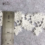 dentelle polyester feuilles stylisées broderie fine 5.8cm large blanc opacité yards yards off white
