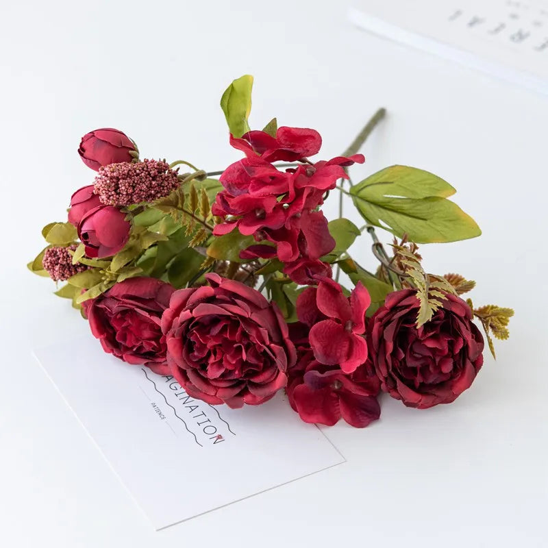 décoration intérieure bouquet fleurs artificielles soie rouge rose blanc modernes élégantes mariage anniversaire chambre