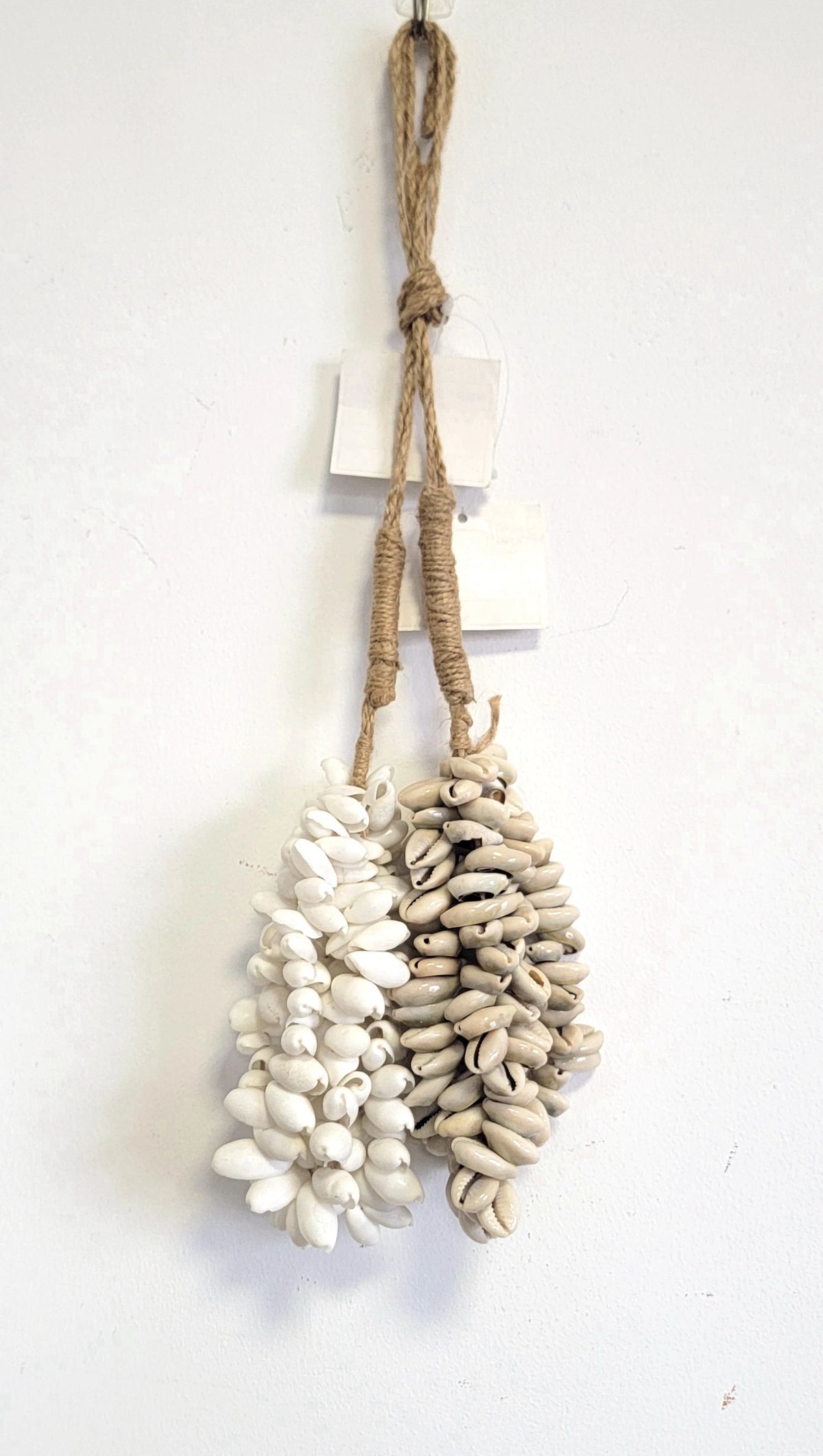coquillage naturelles blanc beige artisanal suspension corde nouée décoration maison lisse opaques
