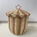 panier rangement osier traditionnel réutilisable respectueux environnement couleur beige marron clair rayures horizontales bordure