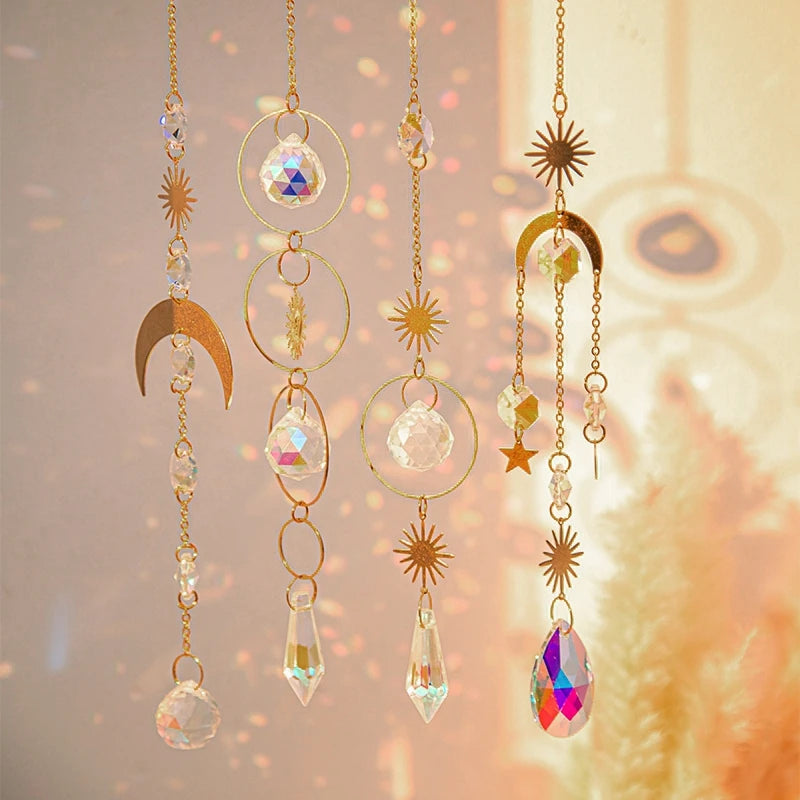 bijoux pendentifs cristal arc ciel boho chic or transparent vintage étoiles lunes motifs géométriques