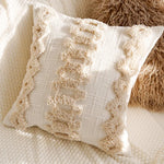 housse coussin décorative motif floral beige marron texture douce canapé lit salon moderne élégant