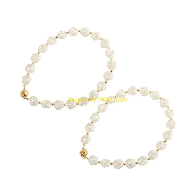 collier classique blanc fleurs aimants dorés accessoire bijou femme élégant fleuri sans trous