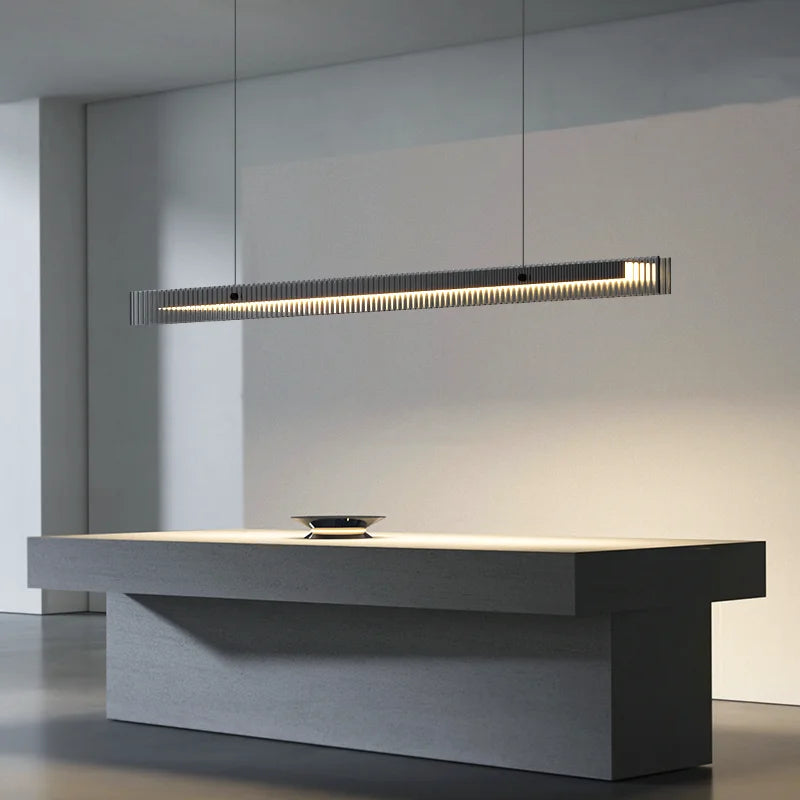 lampe suspendue moderne noir doré rayures horizontales câble électrique salon chambre restaurant cuisine