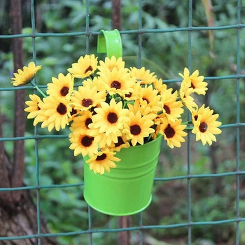 Installation de plusieurs cache pots muraux en série