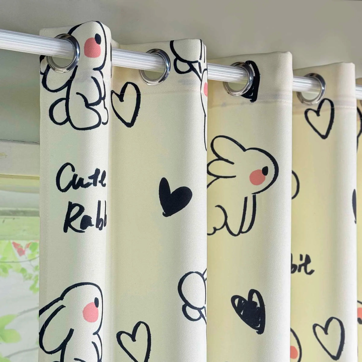 rideau motif lapins mignons moderne beige clair noir rose métalliques polyester chambre enfants