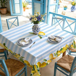 nappe rayée bleue blanche citrons moderne table dextérieur mariage restaurant