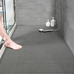 tapis douche rouge gris moderne anti dérapant triangle salle bain respectueux environnement