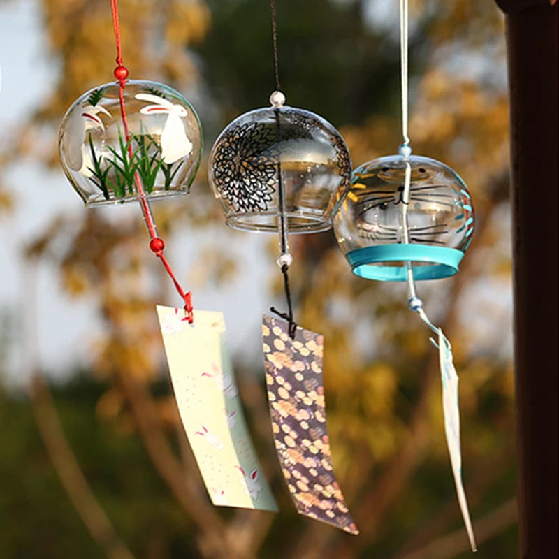 cloches vent verre transparents décor floraux traditionnels extérieur intérieur decoration jardin mur pendaison ruban