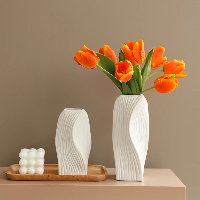 vases décoratifs modernes plastique blanc noir gris vert rayures verticales fleurs maison mariage