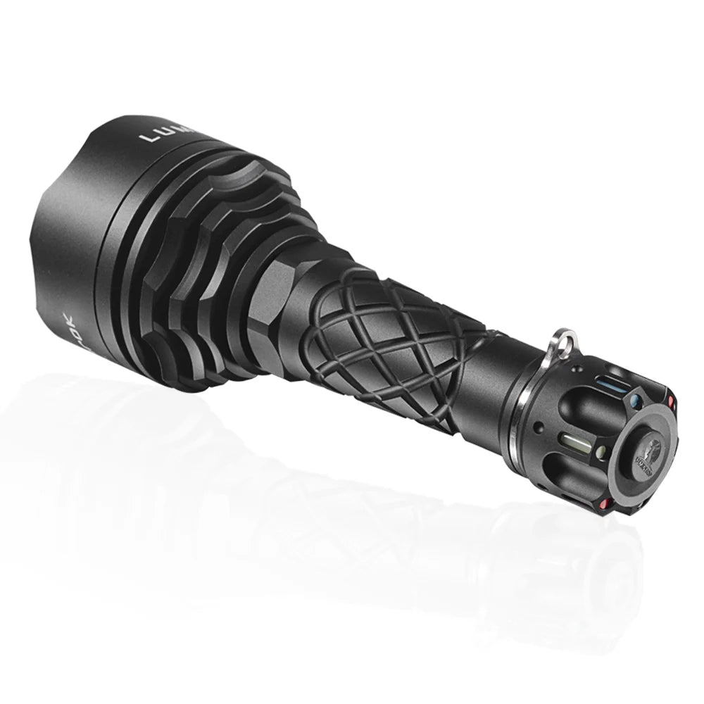 lampe torche noire anti dérapante robuste moderne poignée ergonomique anneaux protection suspension camping pêche