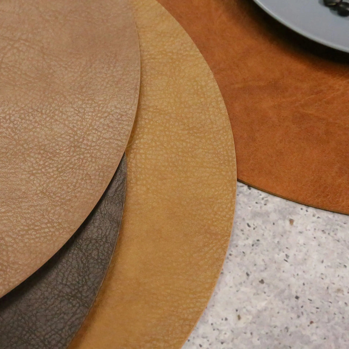 serviettes table modernes simili cuir marron clair marron foncé beige clair gris clair respectueux