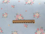 tissu coton blanc rose bleu fleurs vintage romantique biodegradable 160cm