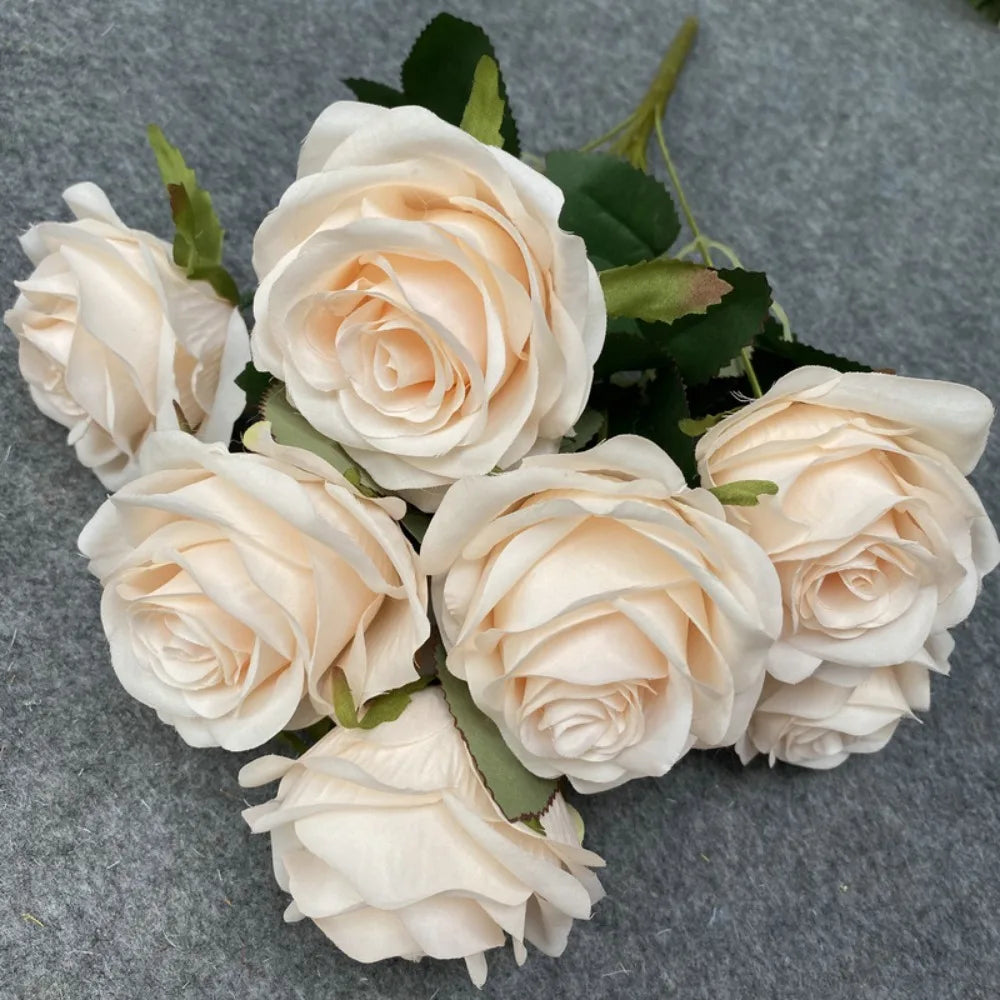 décoration intérieure bouquet roses artificielles modernes élégantes anniversaire mariage festivesOpaque roses bouquet decoration interior