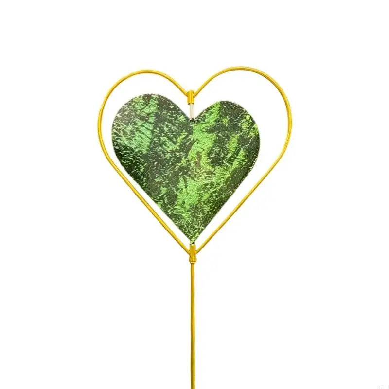 décorations extérieures coeurs métal rouge vert bleu texture grunge artisanal fixés tringle jardin amour