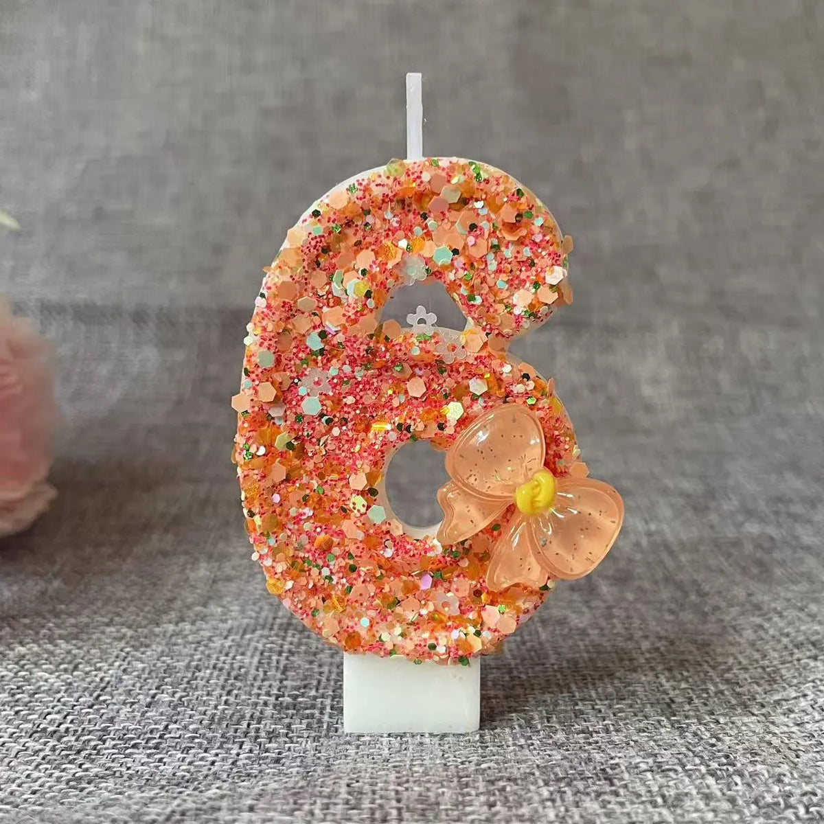 bougie anniversaire chiffre orange paillettes multicolores décoration brillante fleur centroide