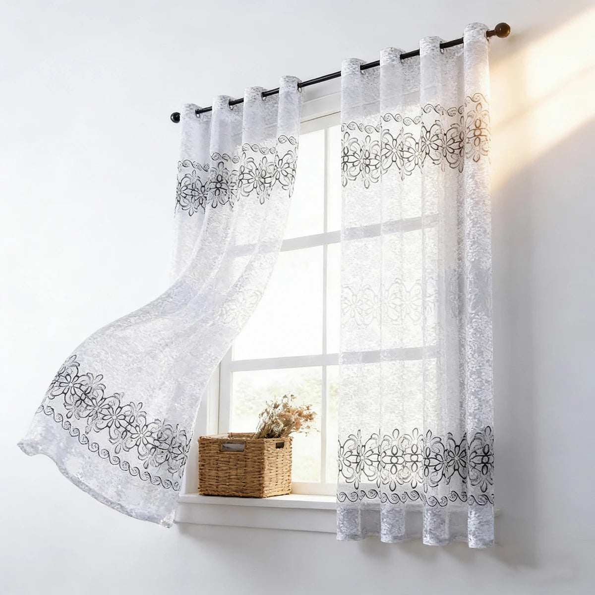 rideau blanc noir broderie florale transparent classique maison salon chambre decoration