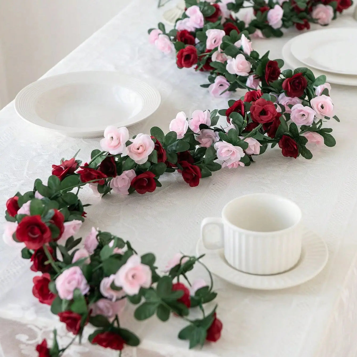 guirlande artificielle fleurs roses couleurs variées feuilles vertes décoration intérieure mariage romantique anniversaire baby
