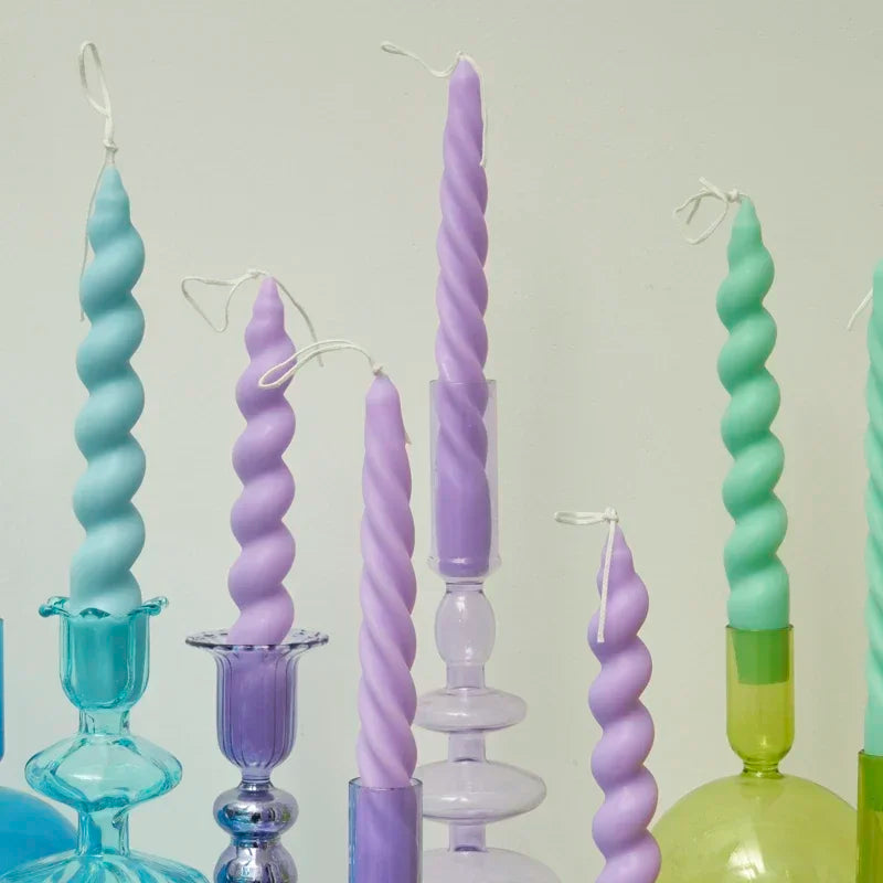 bougies parfumées spirales couleur bleue rose violet vert moderne anneaux fixation supports bougie decoration