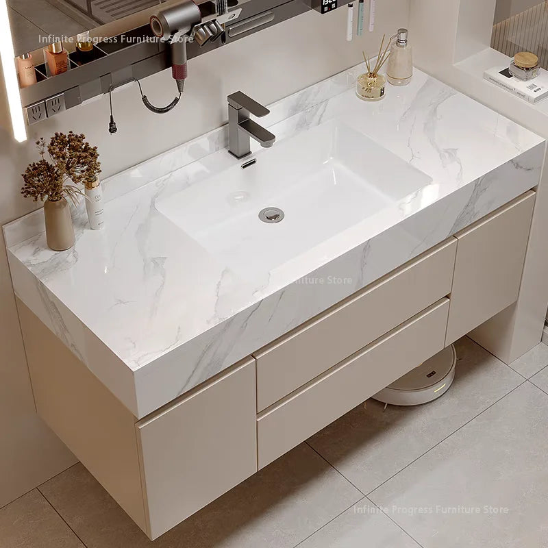 meuble salle bain blanc marbre moderne étagères miroir lumineux accessoires fixations murales