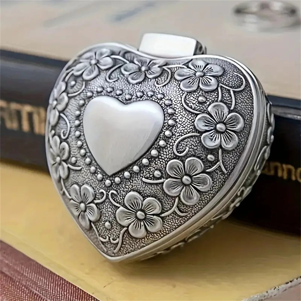 boîte bijoux argentée vintage fleurs coeurs intérieur velours noir romantique organisation conteneur