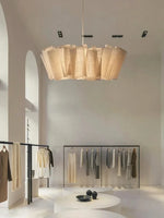 lampe suspendue tissu beige clair moderne élégante pendentif chaîne métallique flux lumineux 2000 82000