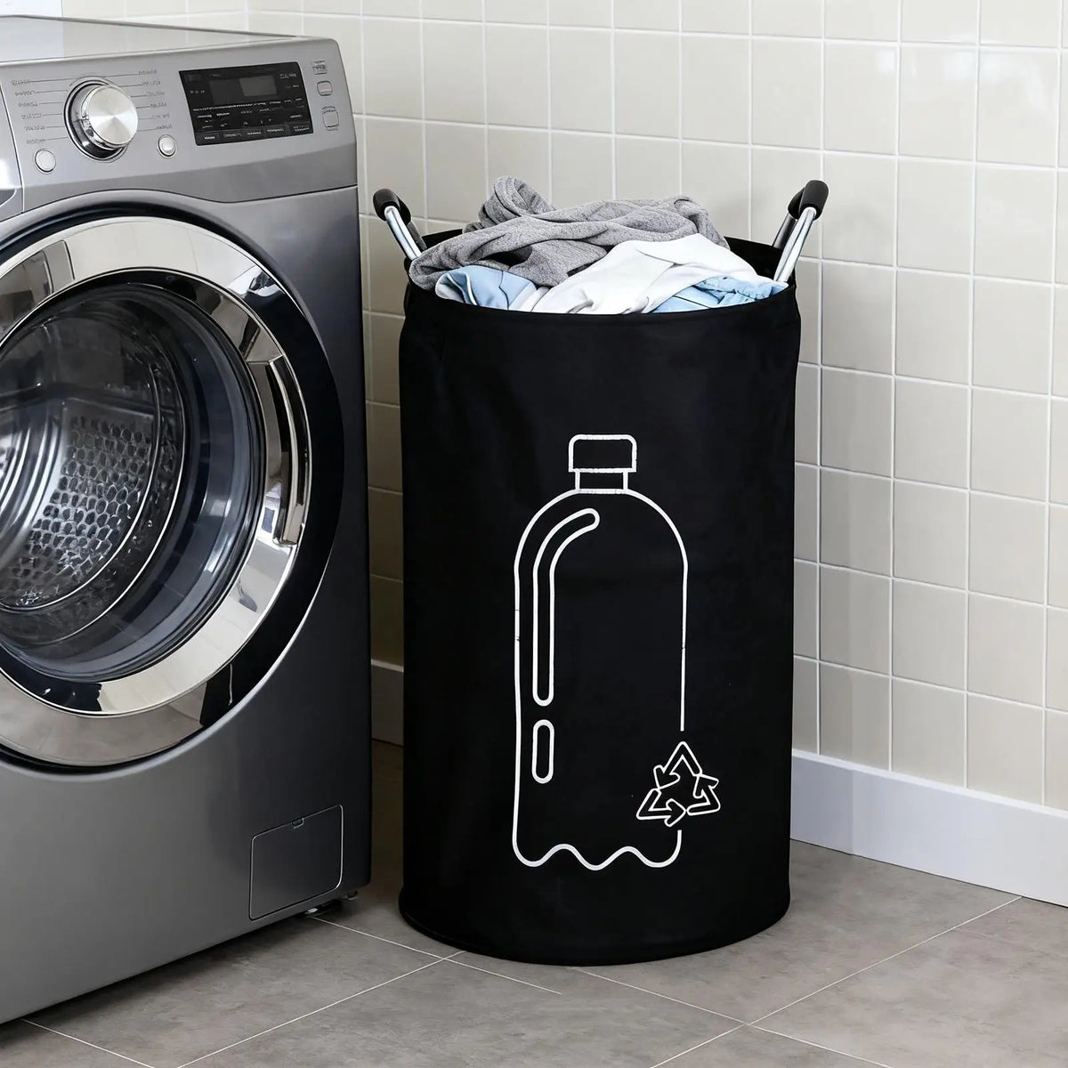 panier linge noir recyclage bouteille moderne poignées métalliques utilitaire salon chambre cuisine
