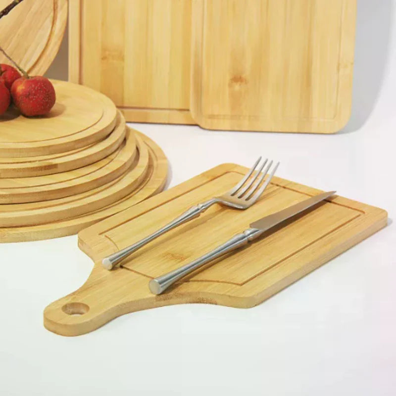 planche découper bois clair grain naturel fourchette couteau classique service pizza steak collation