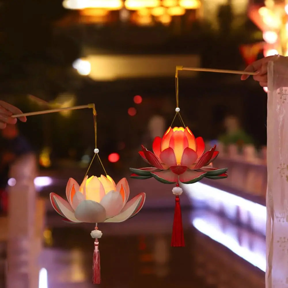 lanternes fleur lotus rose blanche artisanale suspension pétales traditionnel festival