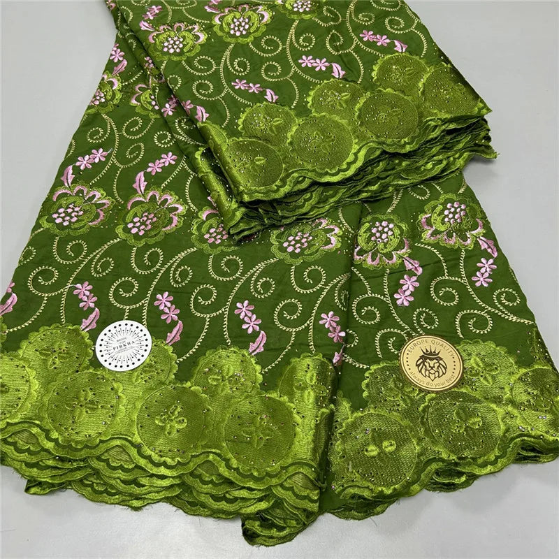 tissu dentelle coton broderie fleurs motif floral couture vêtement robe décoration artisanale