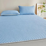 drap plat bleu clair motif carrés moderne coton polyester lit adulte été sensation douce