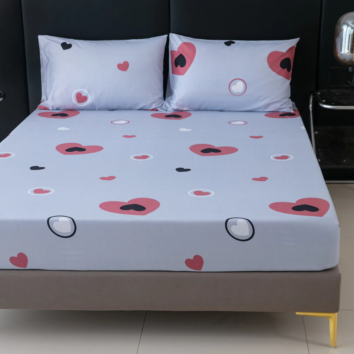 drap housse matelas gris clair motif coeur rose blanc moderne coton polyester chambre adulte