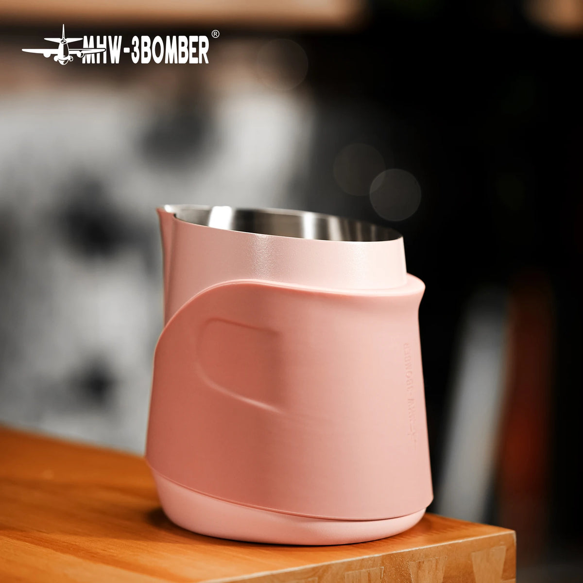 pitcher lait art mousse espresso 400ml rose noir silicone ergonomique moderne