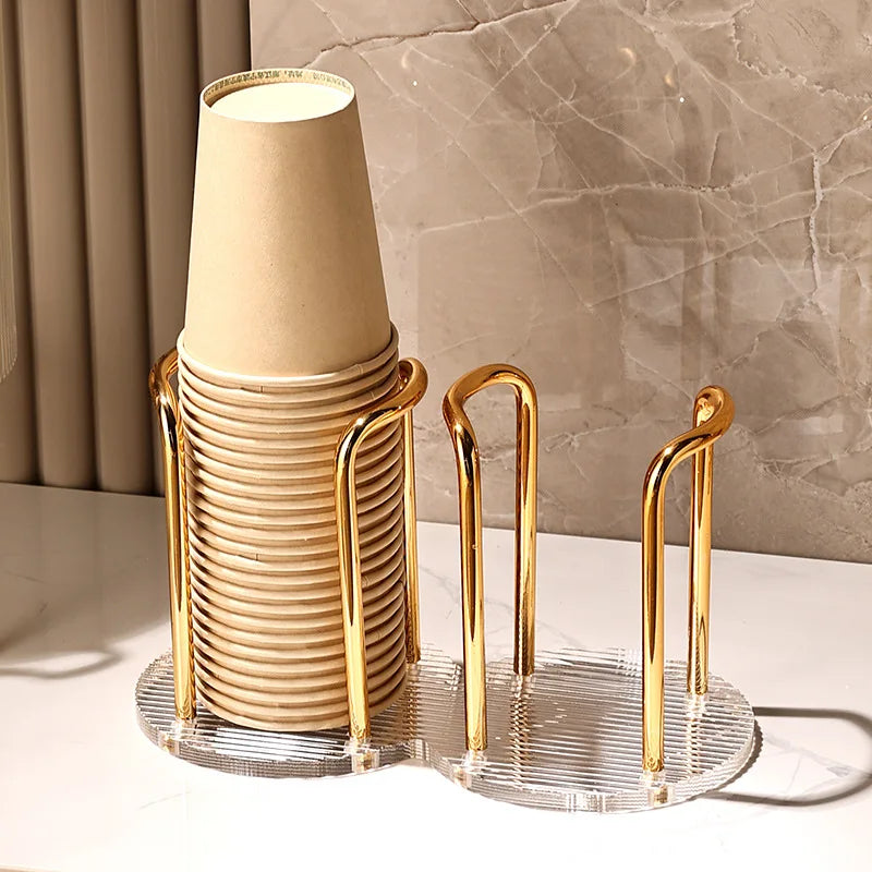 porte verres moderne élégants dorés transparents contenant verres carton beige