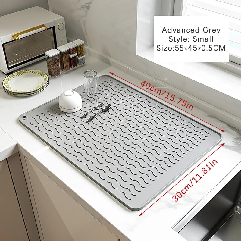 tapis cuisine silicone gris rayures ondulées moderne antidérapant assiettes cuillères verres bols
